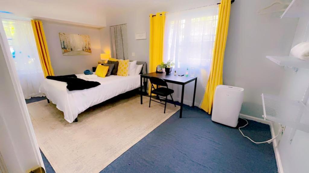 Entire 2-Bed Private Apt - Ewr/Nyc/Outlet Mall ニューアーク エクステリア 写真